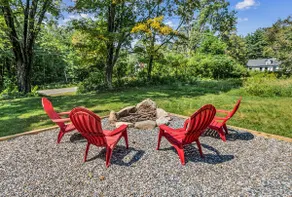 Red Roof Retreat - Image 3