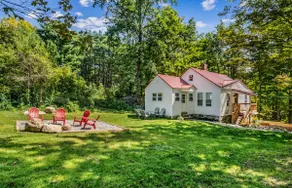 Red Roof Retreat - Image 2