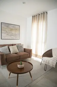Bigo apartment downtown with parking - Image 5