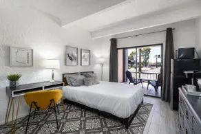 Private Studio w/3 beds & Resort Pool Pass! - Image 2