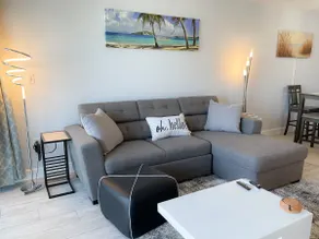 Remodeled Condo, Steps to the Beach - Image 2