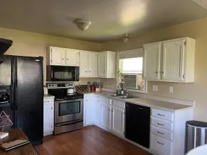 Cheerful home away from home (close to everything) - Image 4