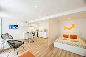 Wonderhost, Château neighborhood, great apartment - Image 2