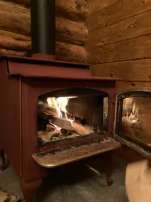 Cozy 1-bedroom log cabin in the mountains - Image 5