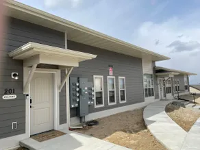 LOVELY 2 Bedroom Fully Furnished w/ Laundry - Image 2