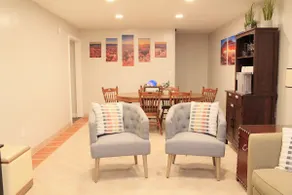 Beautiful, Spacious Basement Suite, Sleeps 7 - Image 4