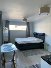 Newly renovated 1 bedroom on the ground floor. - Image 2