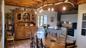 Quiet Auvergne house near lake - Image 3