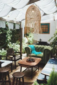 Cheerful 2-bedroom vacation home with BBQ grill - Image 3
