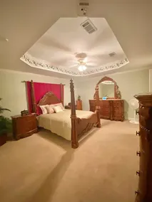 Beautiful house in esteemed cul-de-sac. - Image 3