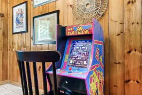 2 Kings > Hot Tub > Location > Pool Table > Arcade > Full Kitchen>Fire Pit 🔥 - Image 4