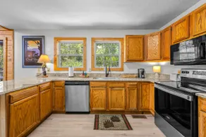 2 Kings > Hot Tub > Location > Pool Table > Arcade > Full Kitchen>Fire Pit 🔥 - Image 5