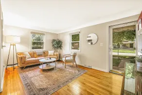 Ferndale's Charming Boho style 2bd w/ Fenced Yard - Image 4