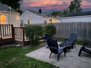 Ferndale's Charming Boho style 2bd w/ Fenced Yard - Image 3