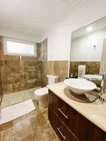 Luxury Two Bedroom Townhouse in Gibbes - Image 3