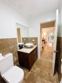 Luxury Two Bedroom Townhouse in Gibbes - Image 4