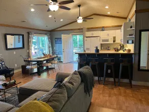 Lakefront Escape, Exclusive Pool, near WI Dells - Image 4