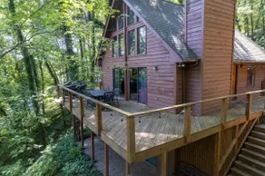 Peaceful Lakefront Cabin W/Hot Tub & Lake View - Image 4
