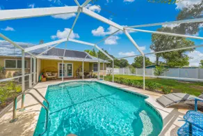 V2 Renovated, Gorgeous, pool, dog ok, beach 3mi - Image 2