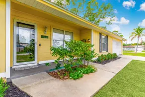 V2 Renovated, Gorgeous, pool, dog ok, beach 3mi - Image 3