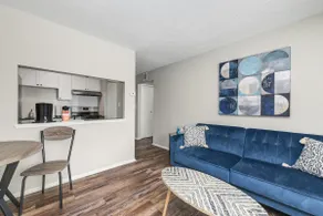 Modern & Updated First Floor 1BR near HWY/Airport - Image 2