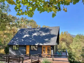 Quirky Fun Chalet near SNP, Skiing, and Wineries - Image 3