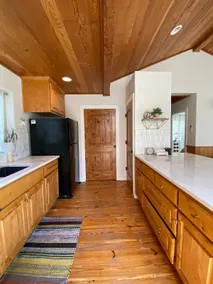 Cozy 1 Bedroom Bungalow near Lake Travis - Image 5