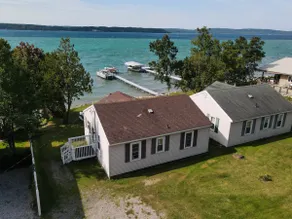 Snell Brown Cottage on Crystal Lake - Image 5