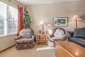 Large bright corner unit with views up Tube Town - Image 2