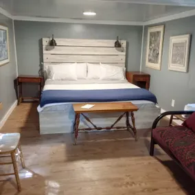 The \"40 Steps\" Cabin Tiny house - Image 3
