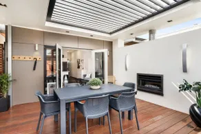 Cute as a Button - Picket Fence 3 Bed Stylish Home - Image 5