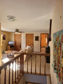 Charming full upstairs apt near MSU - Image 5