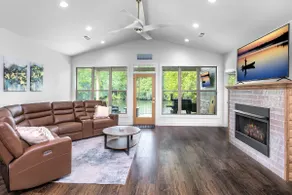 Katherine's Place Luxury Lakefront Home! - Image 2