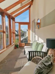 Beautiful waterfront cottage with stunning views - Image 3
