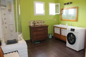 Lovely apartment with pool facing the Pyrenees - Image 3