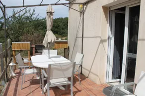 Lovely apartment with pool facing the Pyrenees - Image 2