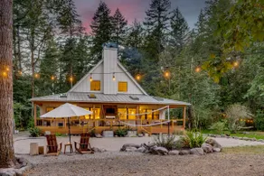 2 acres, Riverfront, Wine Bar, Game Room, Hot Tub! - Image 2