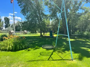 Charming Cottage on 1/2 acre in heart of Midway - Image 3
