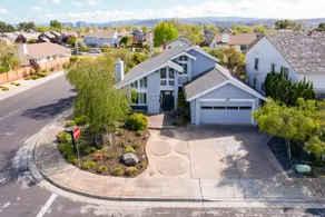 New! Modern & Sleek 4BR home w/high ceilings - Image 2