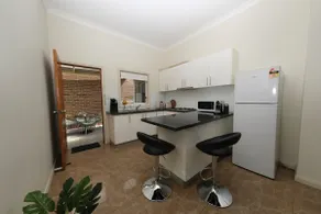 Sydney Concord Modern 2 bedroom sleeps 6 guests - Image 4