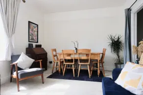 Fantastic 2BD Victorian Apt - 4 adults & 1 child - Image 3
