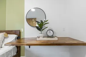 Entire 1 BDR + Bath 2 min 2 train | Avocado Suite - Image 5