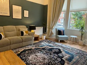 Central Shawlands, Luxury Victorian apartment - Image 2