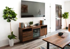 Hideaway Theater Cozy Home with King Bed - Image 5
