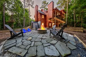 Blue Ridge Cabin w/Basketball-Putting Green-HotTub - Image 2