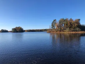 Swedish house with proximity to the lake - Image 5