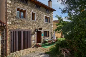 Comfortable Country House with fireplace (3 bedrooms + 3 bathrooms) - Image 2