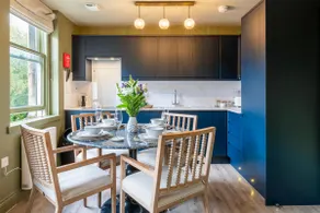 Cosy Upmarket 1Bed Apartment, City Centre - Image 2