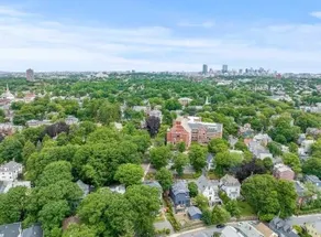 All new 2-bedroom garden apartment on great block. - Image 2