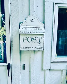 Adorable 1-bedroom guest cottage w/ free parking - Image 3